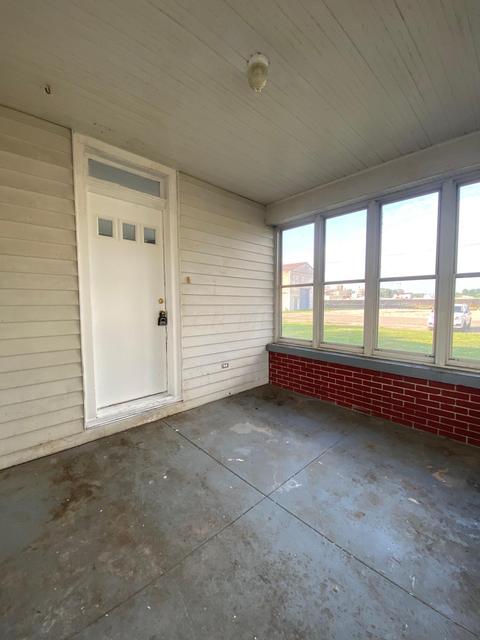 24 E Saint Clair St, Newark, OH 43055 photo 3