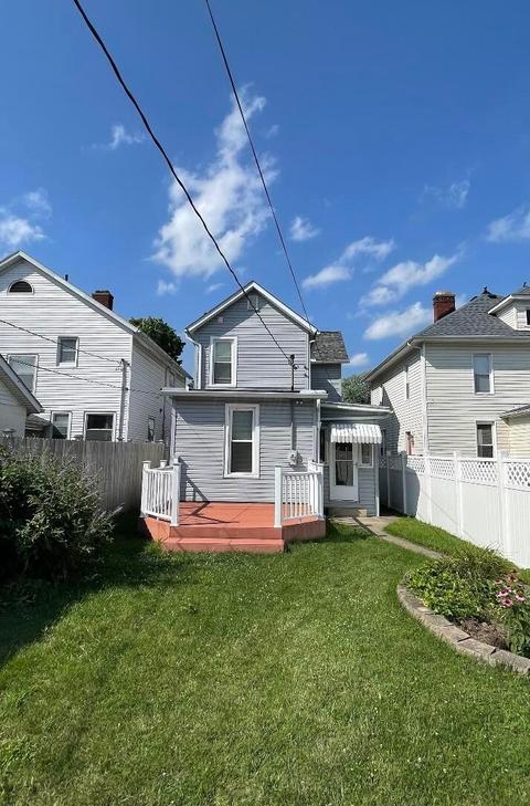 225 E Franklin St, Circleville, OH 43113 photo 3