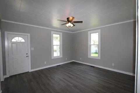 718 Maplewood Ave, Circleville, OH 43113 photo 4