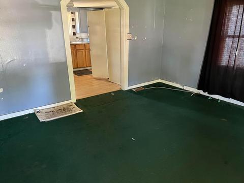 379 Walnut St, Circleville, OH 43113 photo 3