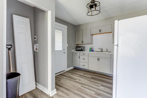 1429 Grover St, Springfield, OH 45505 photo 9