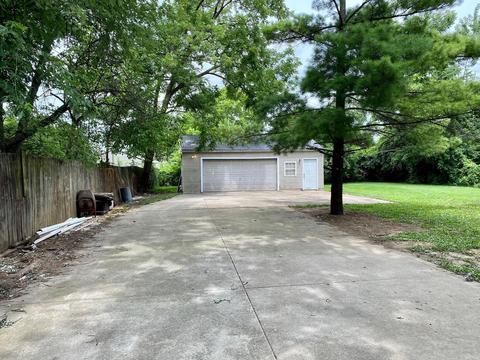 854 E Como Ave, Columbus, OH 43224 photo 3