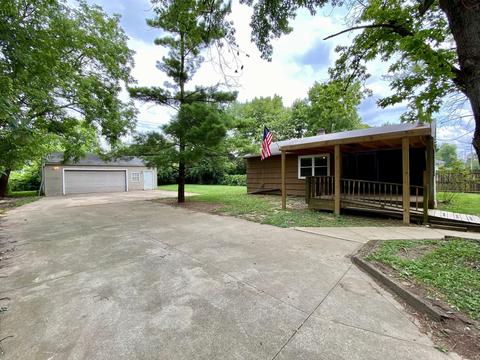 854 E Como Ave, Columbus, OH 43224 photo 1