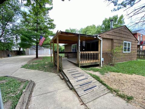 854 E Como Ave, Columbus, OH 43224 photo 2