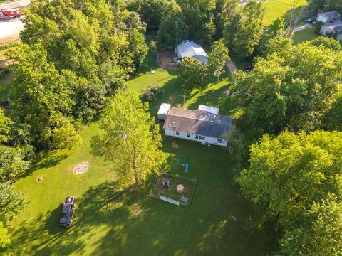 4070 Martin Dr, Springfield, OH 45502 photo 2