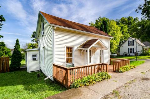 105 E Pleasant St, Catawba, OH 43010 photo 1