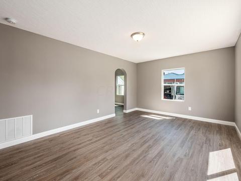 305 Maple St, Plain City, OH 43064 photo 5