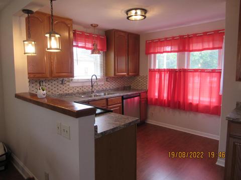 451 E Franklin St, Circleville, OH 43113 photo 8