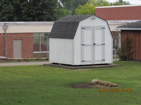 451 E Franklin St, Circleville, OH 43113 photo 7