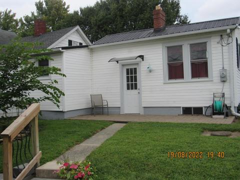 451 E Franklin St, Circleville, OH 43113 photo 6