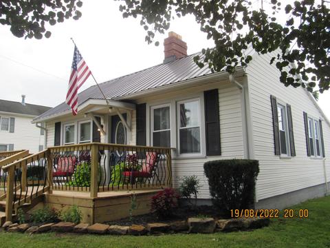 451 E Franklin St, Circleville, OH 43113 photo 2