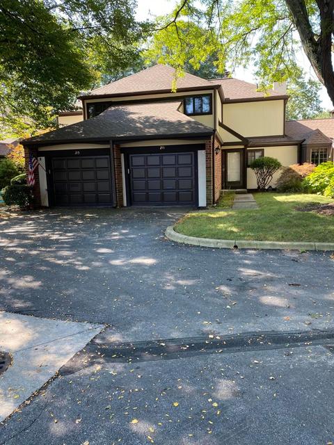 215 Saint Jacques St #22-C, Worthington, OH 43085
