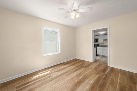 661 E Mound St, Circleville, OH 43113 photo 2