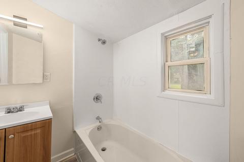661 E Mound St, Circleville, OH 43113 photo 12