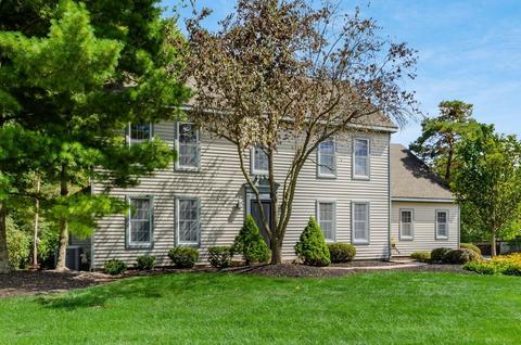 200 Paddock Cir E, Powell, OH 43065 photo 2
