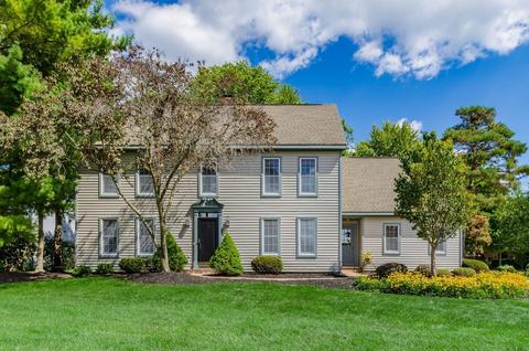 200 Paddock Cir E, Powell, OH 43065 photo 1