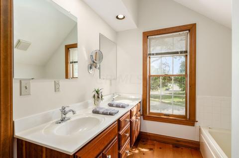 200 Paddock Cir E, Powell, OH 43065 photo 29