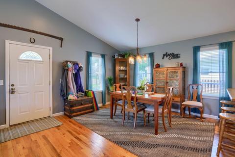 222 E South St, Lithopolis, OH 43136 photo 8