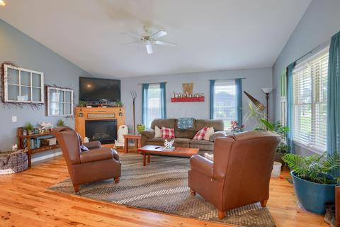 222 E South St, Lithopolis, OH 43136 photo 6