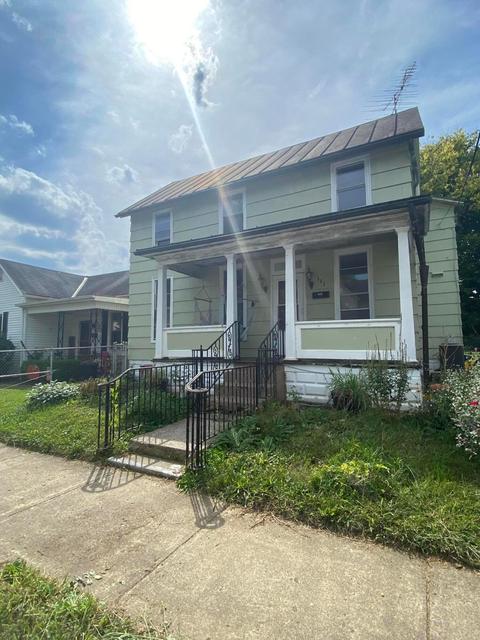 141 Pleasant St, Circleville, OH 43113 photo 1