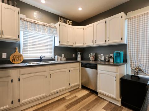 803 E Main St, Oak Hill, OH 45656 photo 10