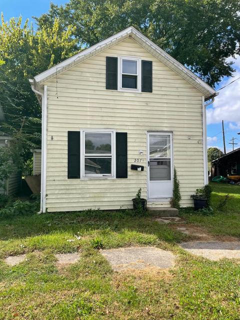 207 E Mill St, Circleville, OH 43113 photo 2