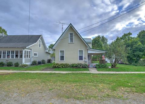211 Cook St, Nevada, OH 44849 photo 2