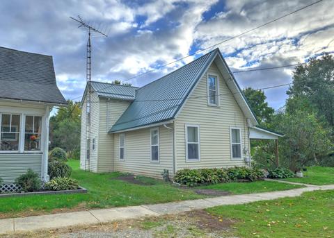 211 Cook St, Nevada, OH 44849 photo 3