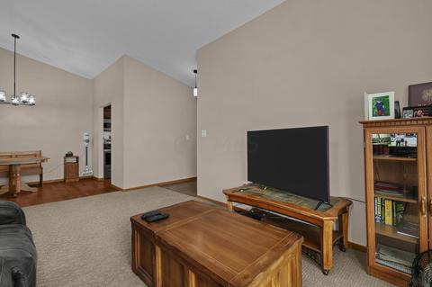 649 E Crest Dr, Heath, OH 43056 photo 3