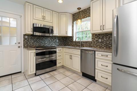 236 Danhurst Rd, Columbus, OH 43228 photo 3