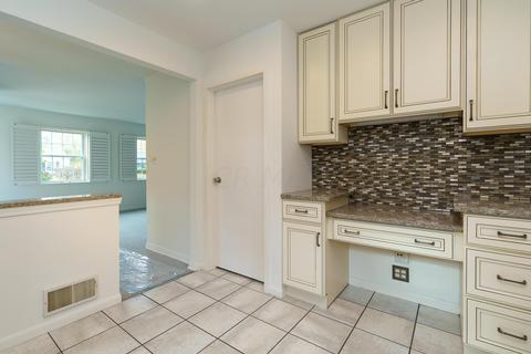 236 Danhurst Rd, Columbus, OH 43228 photo 16