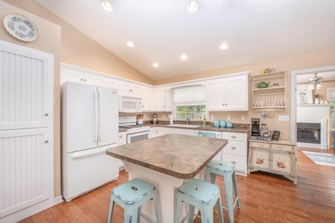 459 Ridgeland Dr, Howard, OH 43028 photo 9