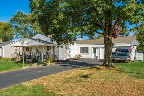2466 E Howard Rd, Obetz, OH 43207 photo 3