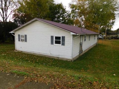 201 Hocking Ave, Logan, OH 43138 photo 2