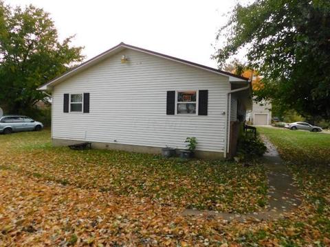 201 Hocking Ave, Logan, OH 43138 photo 4