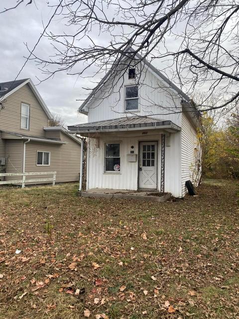 351 Walnut St, Circleville, OH 43113 photo 1