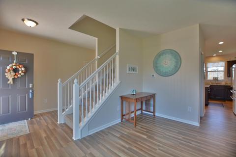 212 Jay Ct, Delaware, OH 43015 photo 3