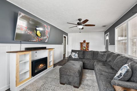 156 Pontious Ln, Circleville, OH 43113 photo 4