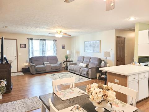 688 Scott Dr, Ontario, OH 44906 photo 4