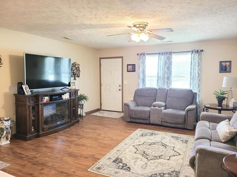 688 Scott Dr, Ontario, OH 44906 photo 5