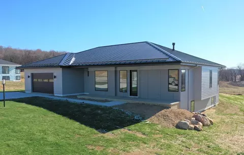 60 Betty Dr, Bellville, OH 44813