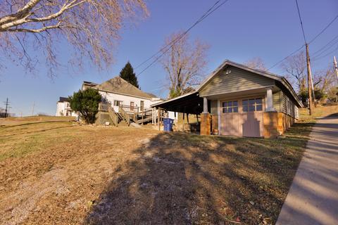 504 E Broadway St, Wellston, OH 45692 photo 3