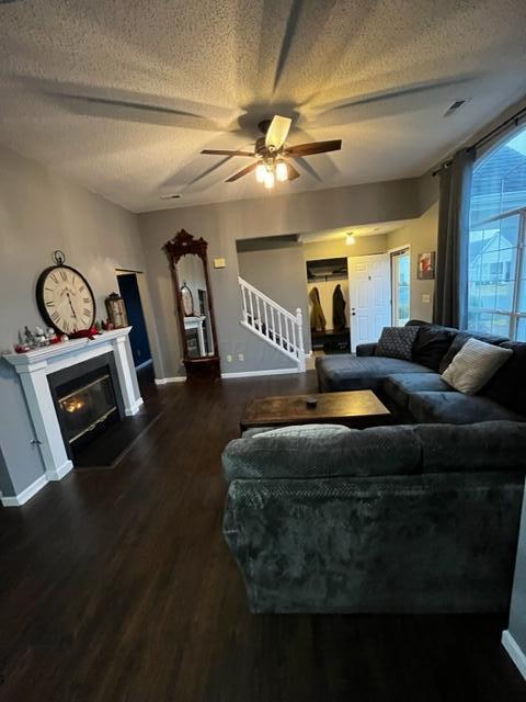 1302 Stratford Ct, Circleville, OH 43113 photo 3