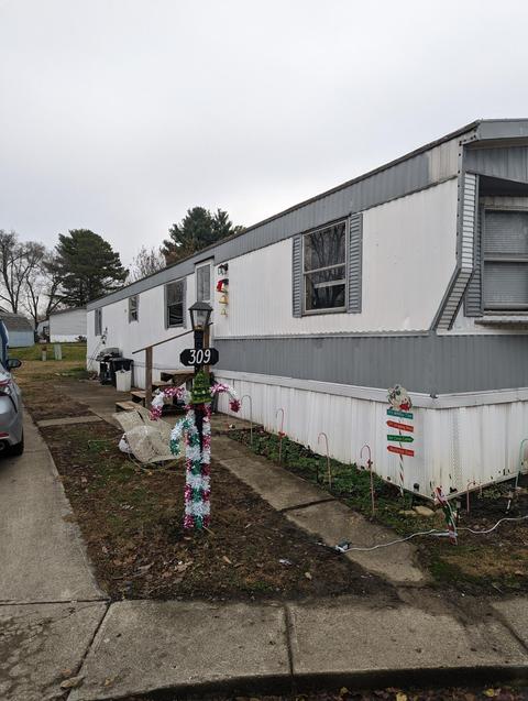 309 Mace Dr, Circleville, OH 43113