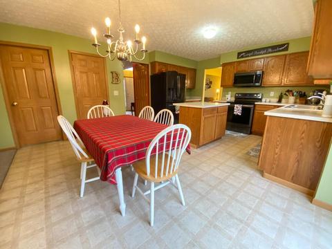 320 Victor Dr, Circleville, OH 43113 photo 4