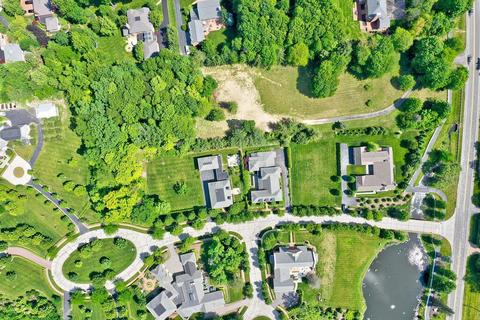 6 Hawksmoor Dr, New Albany, OH 43054