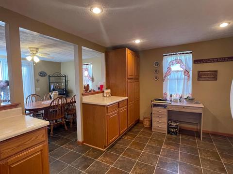 364 E Hunter St, Logan, OH 43138 photo 14
