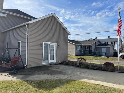 364 E Hunter St, Logan, OH 43138 photo 3