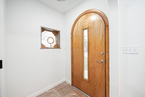 3176 Redding Rd, Columbus, OH 43221 photo 4