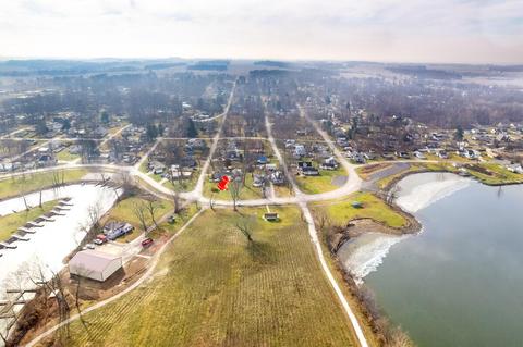 5461 Lake Shore Dr NE, Thornville, OH 43076
